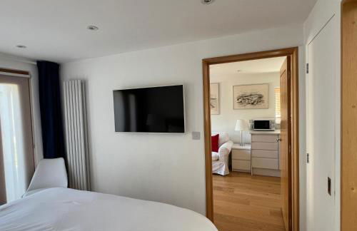 Whitley Old Garage - Photo 69