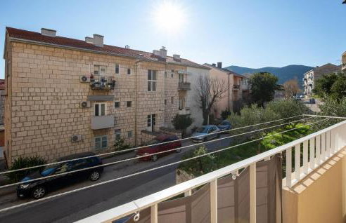 1 Bedroom Lovely Apartment In Ploce - Foto 7