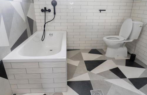 Deja View - Photo 29