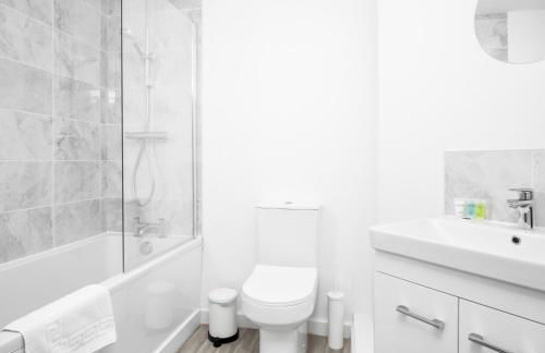 Modern Two Bed Apartment - Sleeps 3 - WiFi & Parking Included 57C - Foto 6