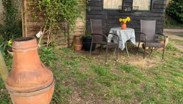 Stunning Location Devon - Photo 2, Garden view