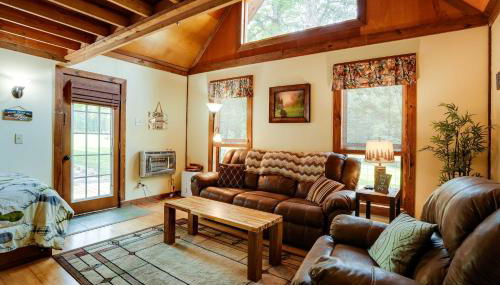 Cozy Georgia Abode with Deck, Fire Pit and Lake Access - Foto 4