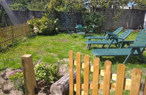 Charming House in Parada with Large Garden - Foto 32