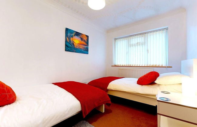 Captivating 4-bed House in Milton Keynes - Foto 13