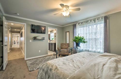 Lakefront Home with Deck, Fishing Dock and Canoe! - Foto 19