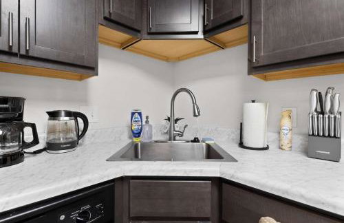 New Seasonal Comfort near USC and Riverwalk Trails - Foto 23