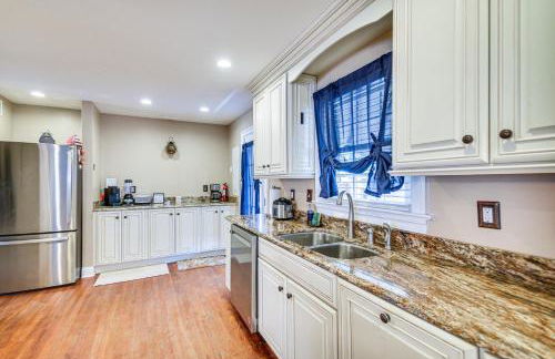 Waterfront Home with Dock and Yard in Hampton! - Foto 11