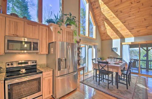 Spacious Lake Santeetlah Cottage with Lake Views! - Foto 10