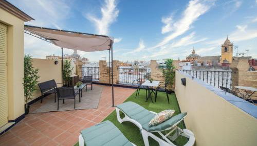 EXCLUSIVE TRIPLEX WITH PRIVATE TERRACE - Photo 2