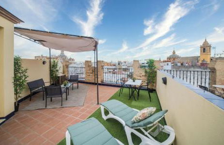 EXCLUSIVE TRIPLEX WITH PRIVATE TERRACE - Photo 2