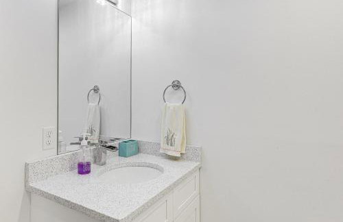 Quiet Kingston Getaway - 3 Mi to Beaches! - Foto 7