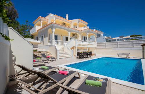 Villa Casa Castelo - Refúgio com piscina aquecível e BBQ na Galé, Albufeira - Foto 6