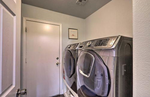 Henderson Home with Pool and Mountain, Strip Views! - Foto 23