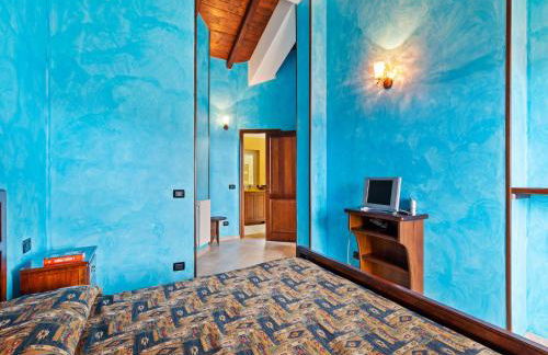 Valley View Villa in San Mango D'aquino with Hot Tub - Foto 53