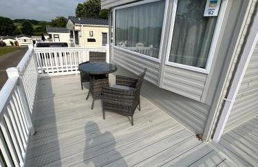 CaravanSleeps4-Beachfront-Garden-Patio - Foto 6