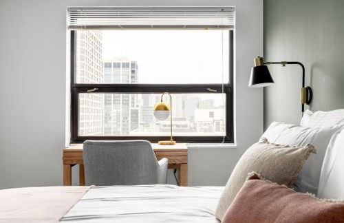 Gold Coast 2BR w Gym Pool nr Oak St Beach CHI-207 - Photo 15