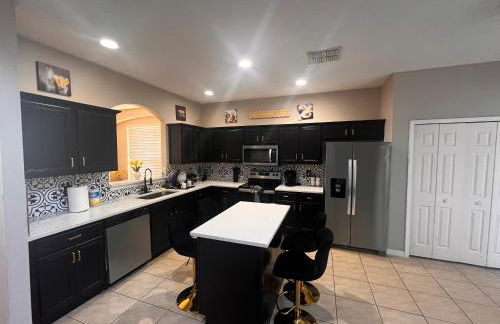 Charming Family Friendly Home - Foto 27