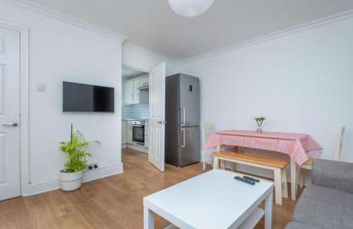 Charming 1BDR Haven with Private Courtyard - Foto 1