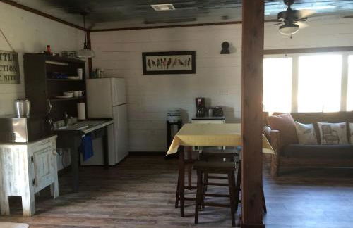 Secluded Group Cabin on Fun Ranch near Gonzales, Texas - Foto 11