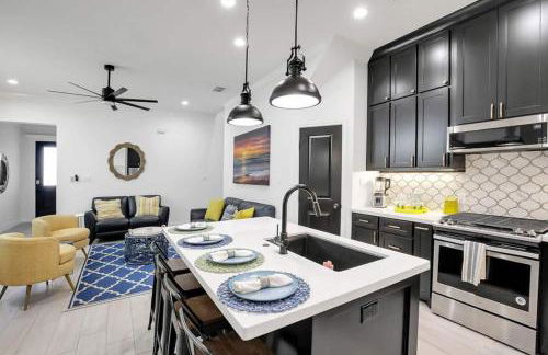 Luxurious Family-friendly Oasis with Laguna Views - Foto 13