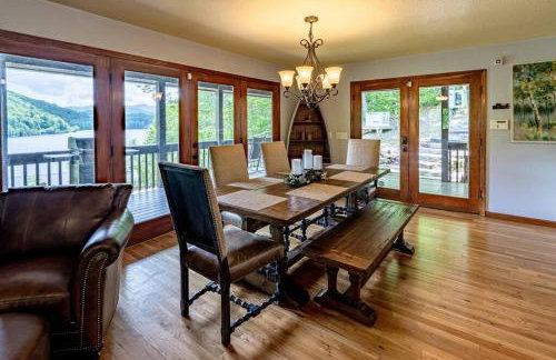 Lakefront Point Retreat on Nantahala Lake with Dock - Foto 19