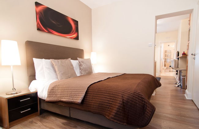 SHQ Apartments - Photo 8