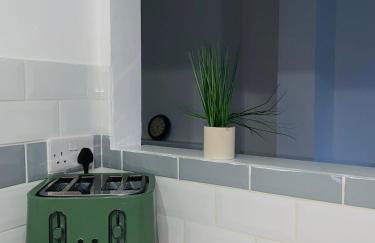 Modern 3-BR Home on Edge of City Center With Free Parking - Foto 31