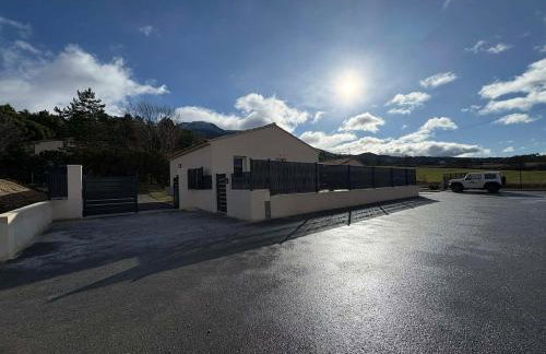 La cahuete Maison neuve, borne électrique, terrain de boules, jardin clos privé - Foto 8