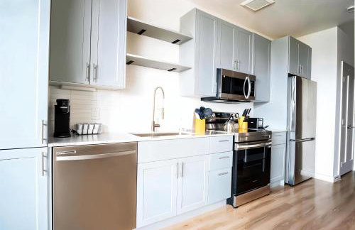 Boulevard Stays Stylish 1BR Stay Includes Pool Gym & Free Parking - Foto 14