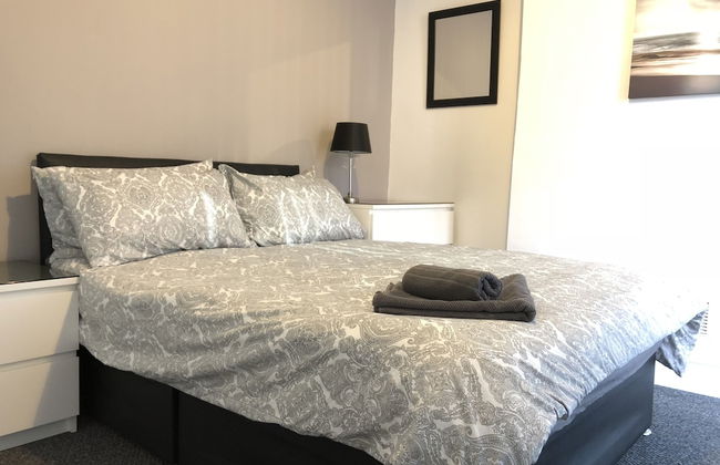 Samuel Place - Photo 1