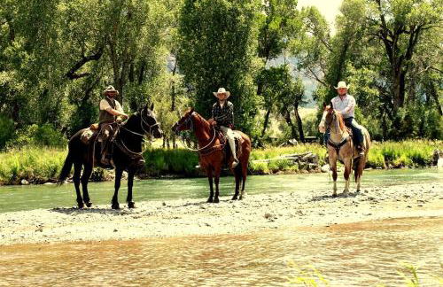 Family Cabin Rental on Beautiful Ranch near Yellowstone National Park, Wyoming - Foto 12