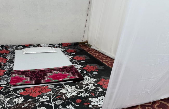 Arail Tent City Kumbh Cottage - Foto 11