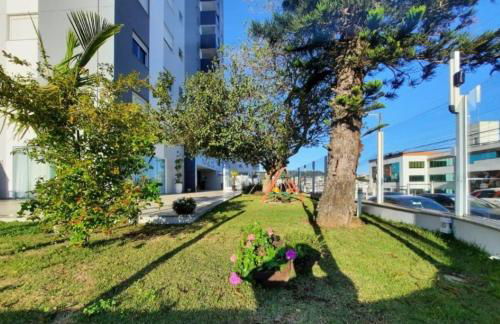 Apartamento vista mar e sacada com churrasqueira - Foto 20