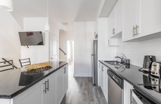 4BR 3BA Townhouse on Lake Ontario Free Parking Gym - Foto 4