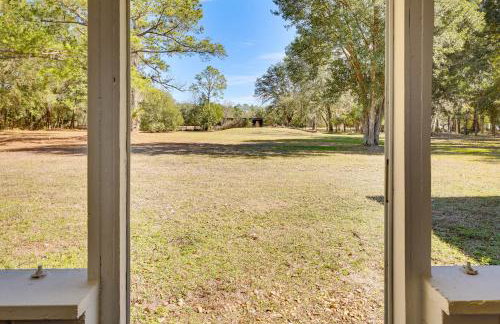 Wooded Couples Retreat with Lanai in Interlachen - Photo 23