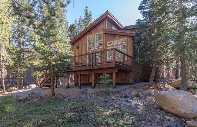 Sawtooth by Avantstay Spacious Pine Tree Cabin w/ Hot Tub - Foto 1
