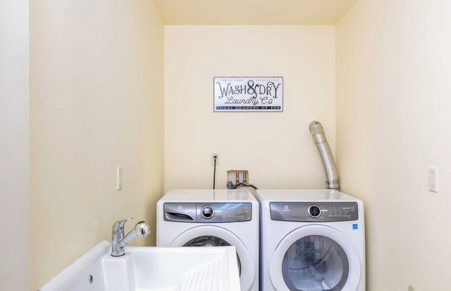 Harborview Getaway by Avantstay Walk to Beach - Photo 19