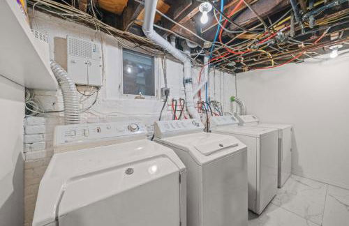 5MIN walk NYC Train Massage Chair Sleeps 12Plus - Foto 38