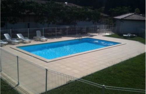 SUPERBE APPART AVEC JARDIN ET PISCINE - Foto 1