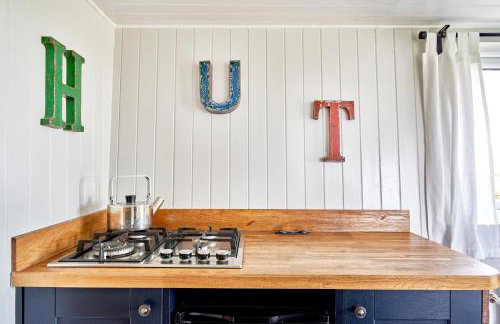 Extraordinary Huts Ltd - Photo 81