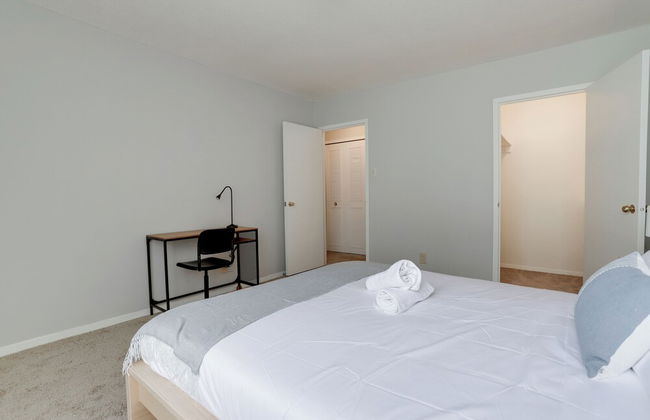 Bright Comfort in DC Apts - Foto 27