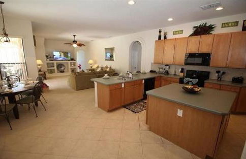 #440-Large 5 bed pool home with excellent privacy - Foto 29