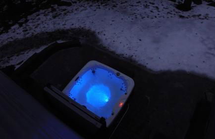 Secluded Forest Escape with Game Room, Hot Tub and Fire Pit - Foto 5