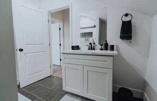 Luxe 2BR Oasis Patio & Laundry Soulard - Foto 14