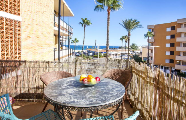 2 bedroom Apartment in Jávea with swimming pool and garden - Photo 2