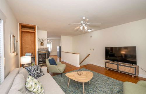 Cityscape Escape - Local Eateries - Foto 39