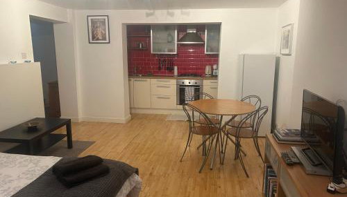 Cozy 1 Bedroom Basement Flat - Foto 5