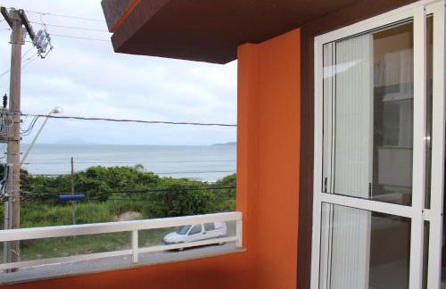 Praia de Quatro Ilhas a 50 metros do mar - Photo 8