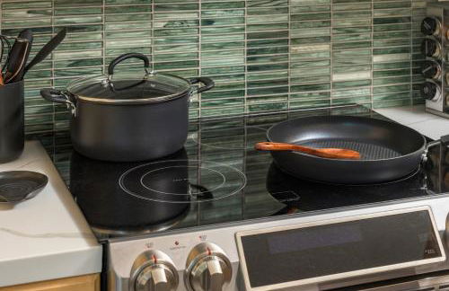 NEW Modern, Luxury Home with Hot Tub, Gym, Sauna, and 12 Minutes to Denver - Foto 19