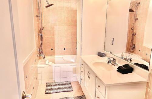 Newly Remodeled spacious units, minutes from mountains, inlet, downtown and airport - Photo 27